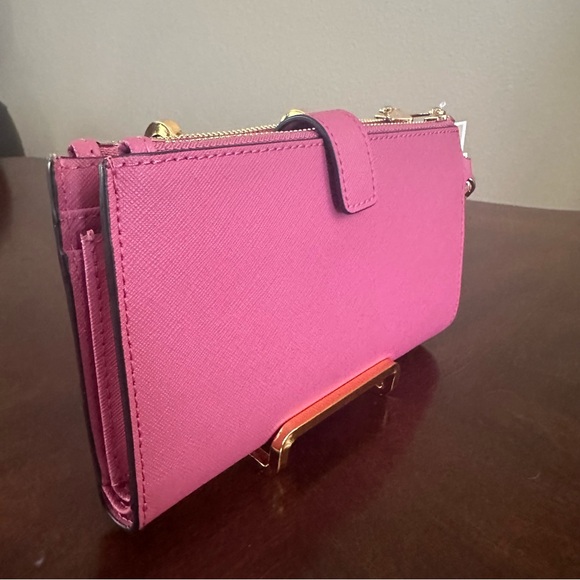 New Michael kors wallet / wristlet - Picture 3 of 10